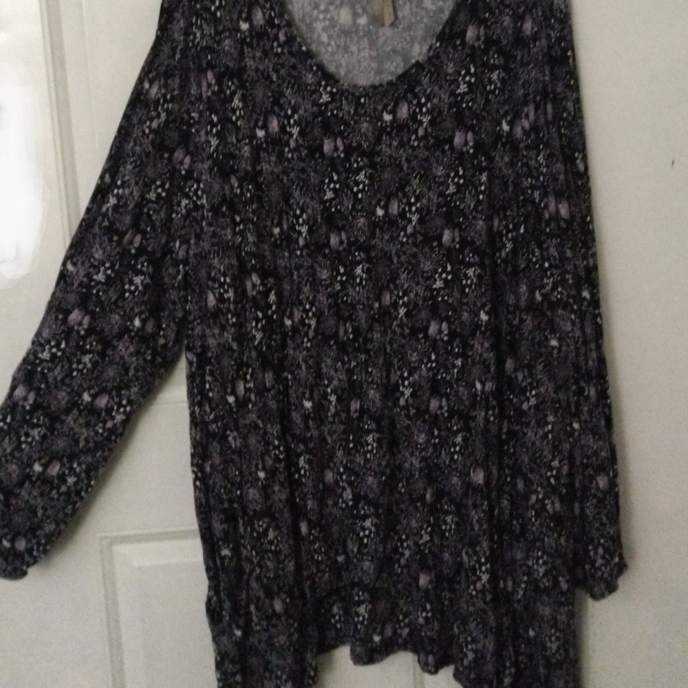 Irregular hem long sleeve fashion top